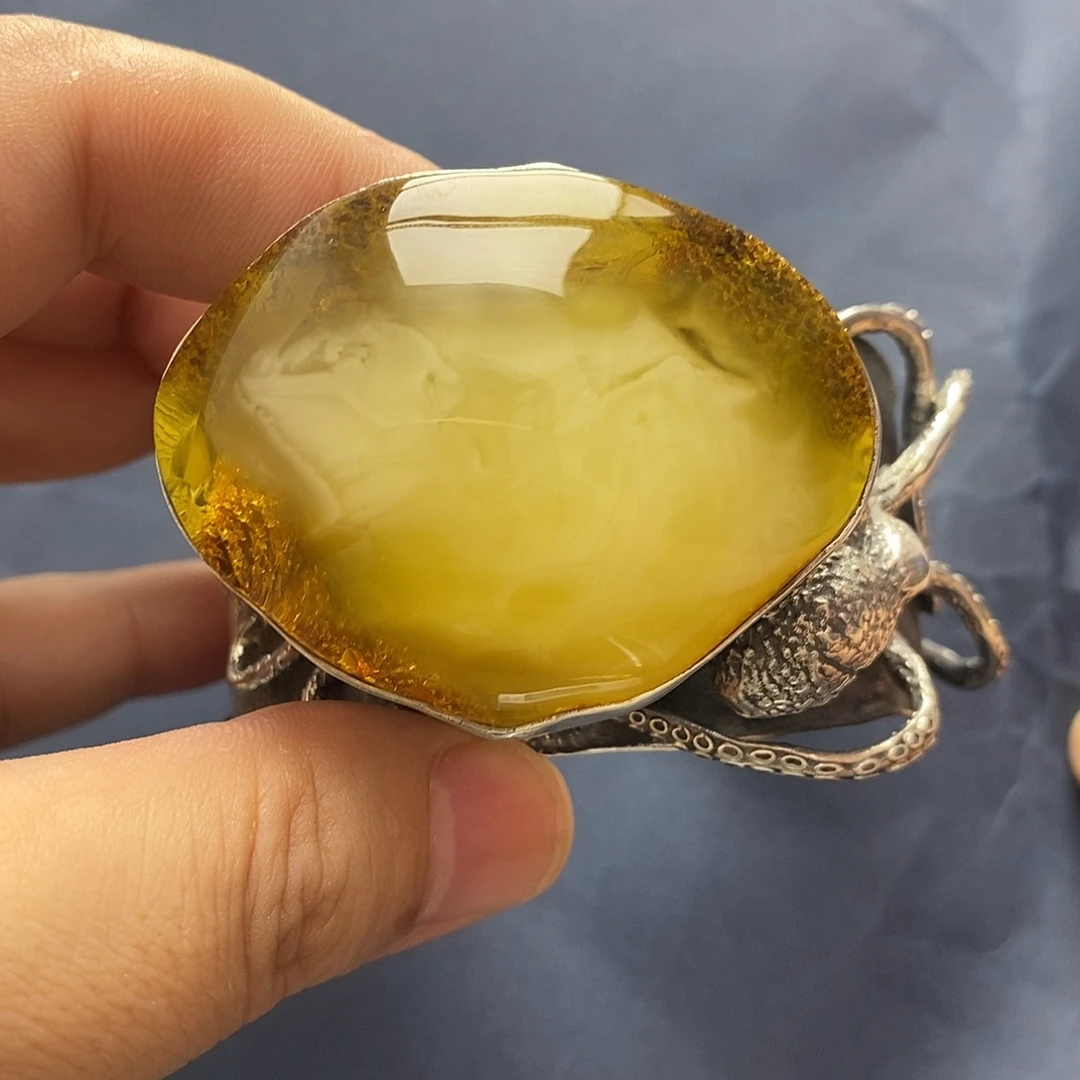 余****琥珀未镶嵌裸石手镯