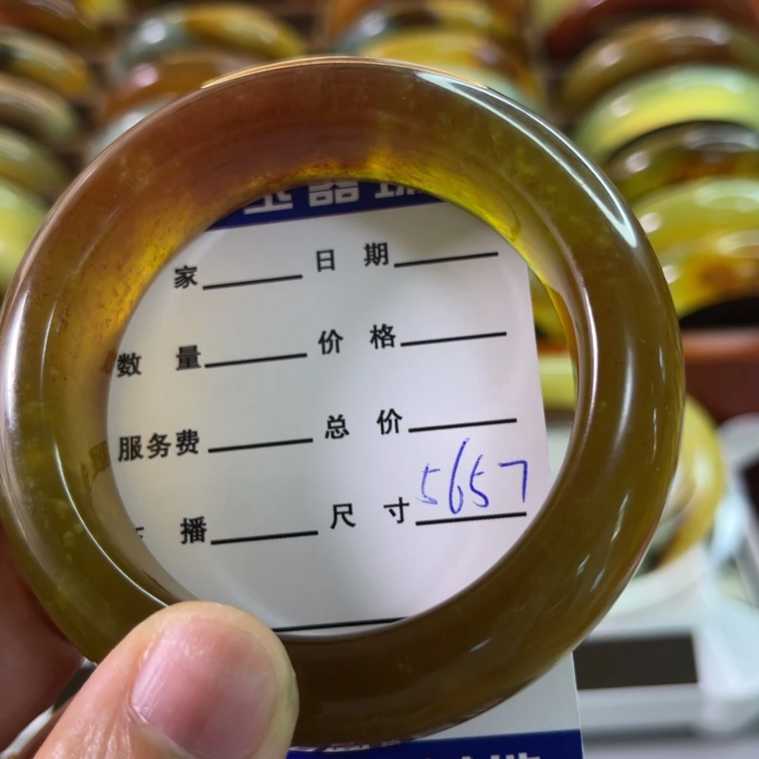 蛇纹石玉未镶嵌手镯M****?