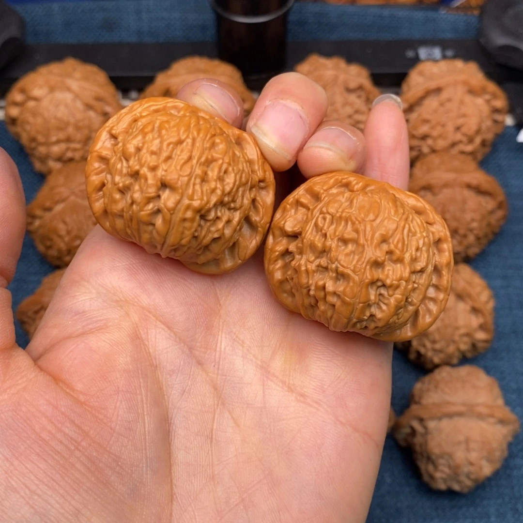 文玩核桃把件蒋*38精品闷白