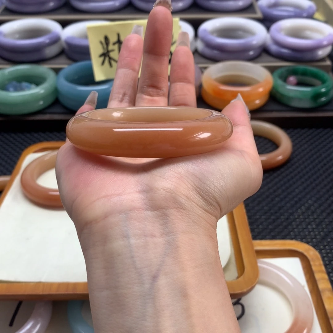 石英岩玉手镯未镶嵌一**好