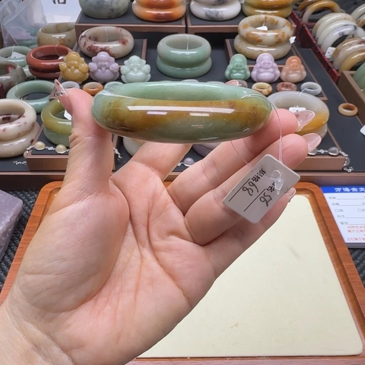 石英岩玉未镶嵌手镯