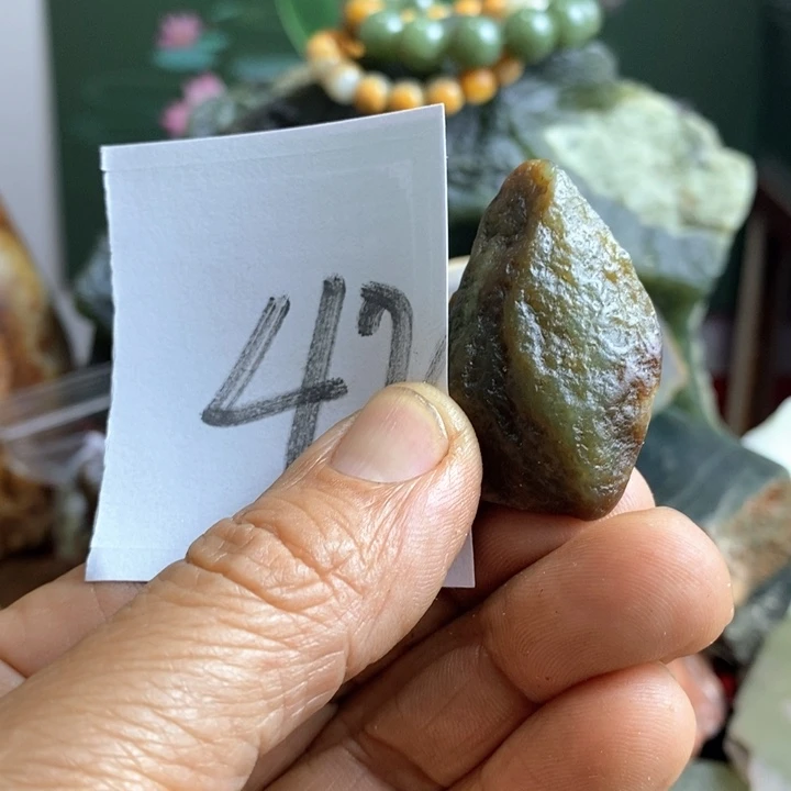 蛇纹石玉未镶嵌珠宝岫玉原石闻**语