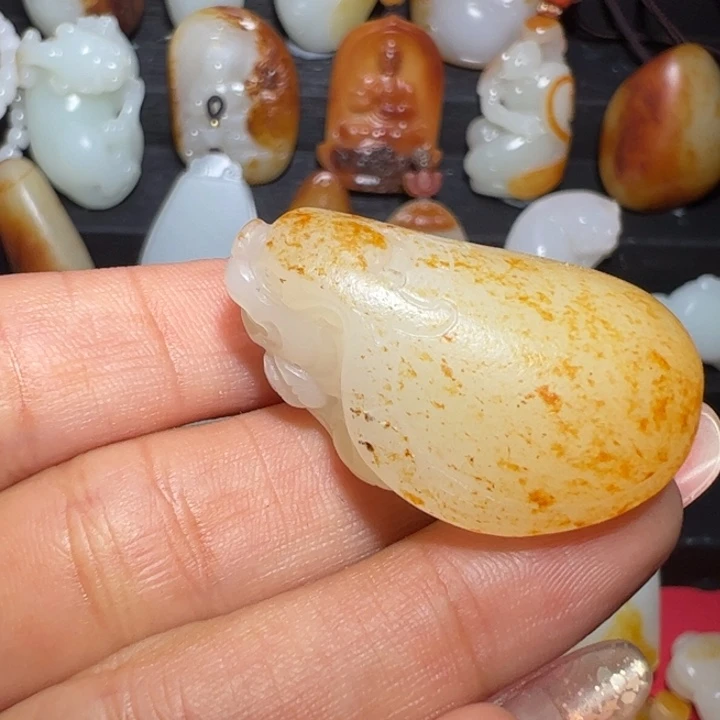 和***祥颈饰未镶嵌和田玉