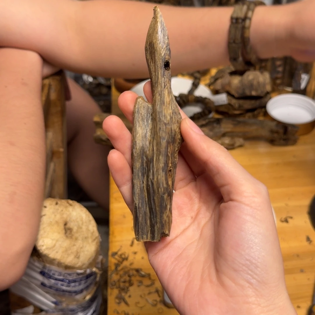 沉香沉香碎屑红骨凹身块料20克