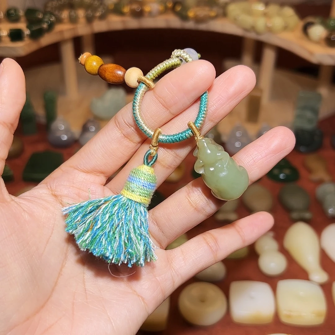 挖***娃和田玉未镶嵌颈饰