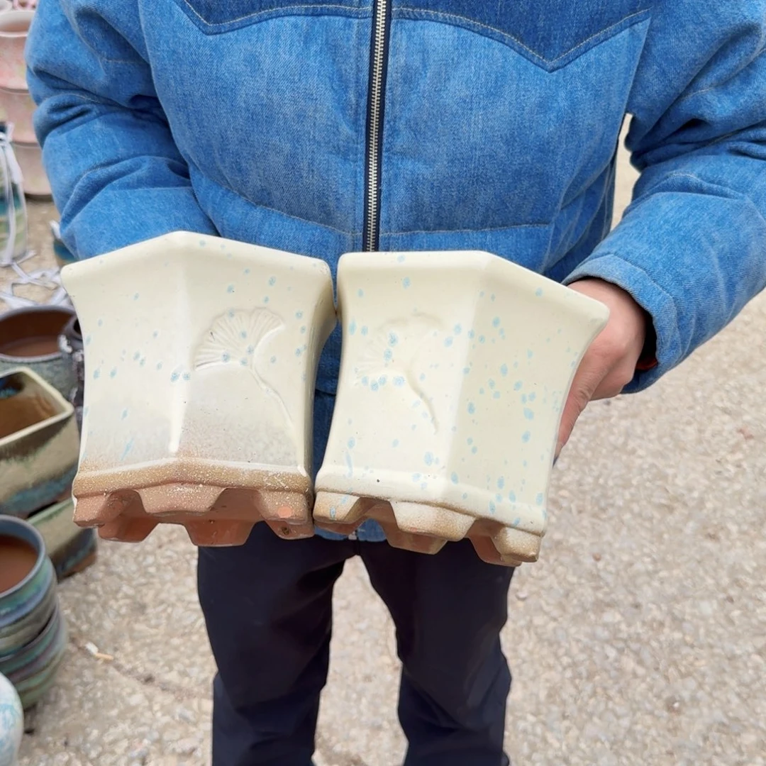 紫砂摆件口16高16（两个六角白色