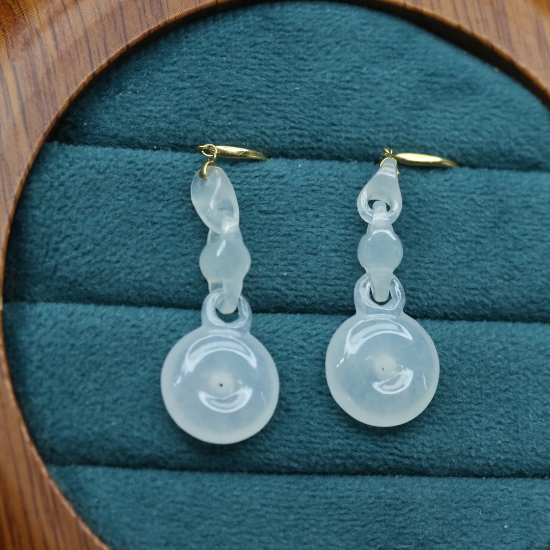 FC29天然缅甸翡翠A货18k耳饰一对/700946/保利厦门拍卖