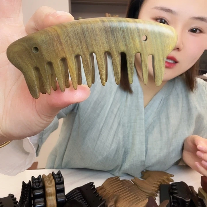 绿檀木双排小梳子微瑕