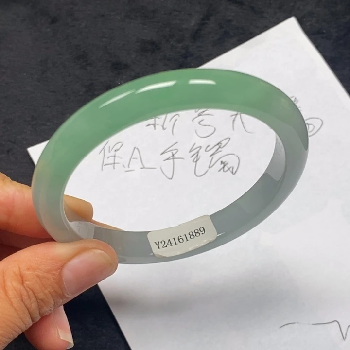 翡翠女款时尚手镯