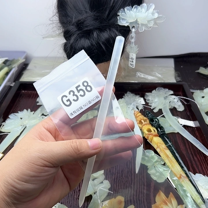 蛇纹石玉发饰合金笑**城