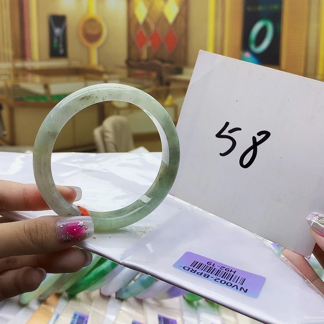 翡翠未镶嵌手镯vvv