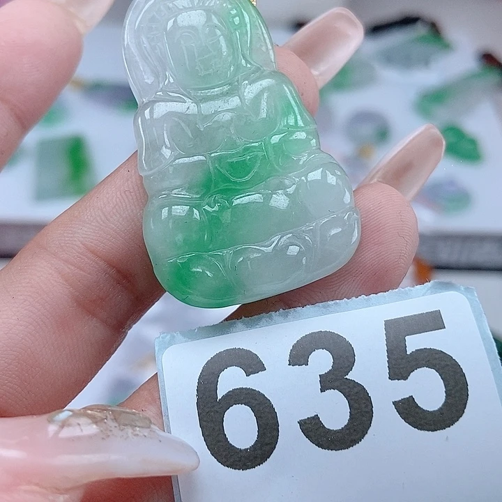 翡翠颈饰未镶嵌吊坠