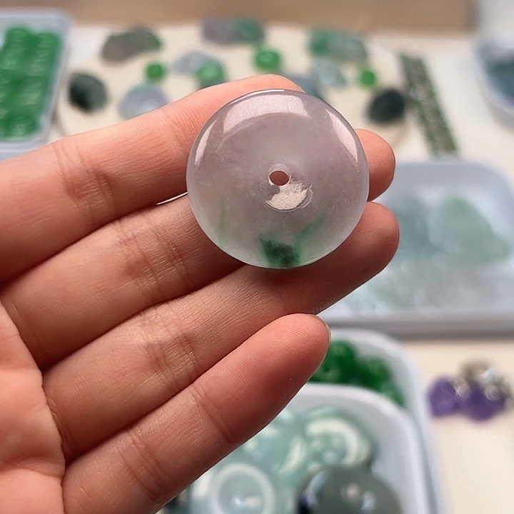 好***3翡翠未镶嵌颈饰翡翠首饰