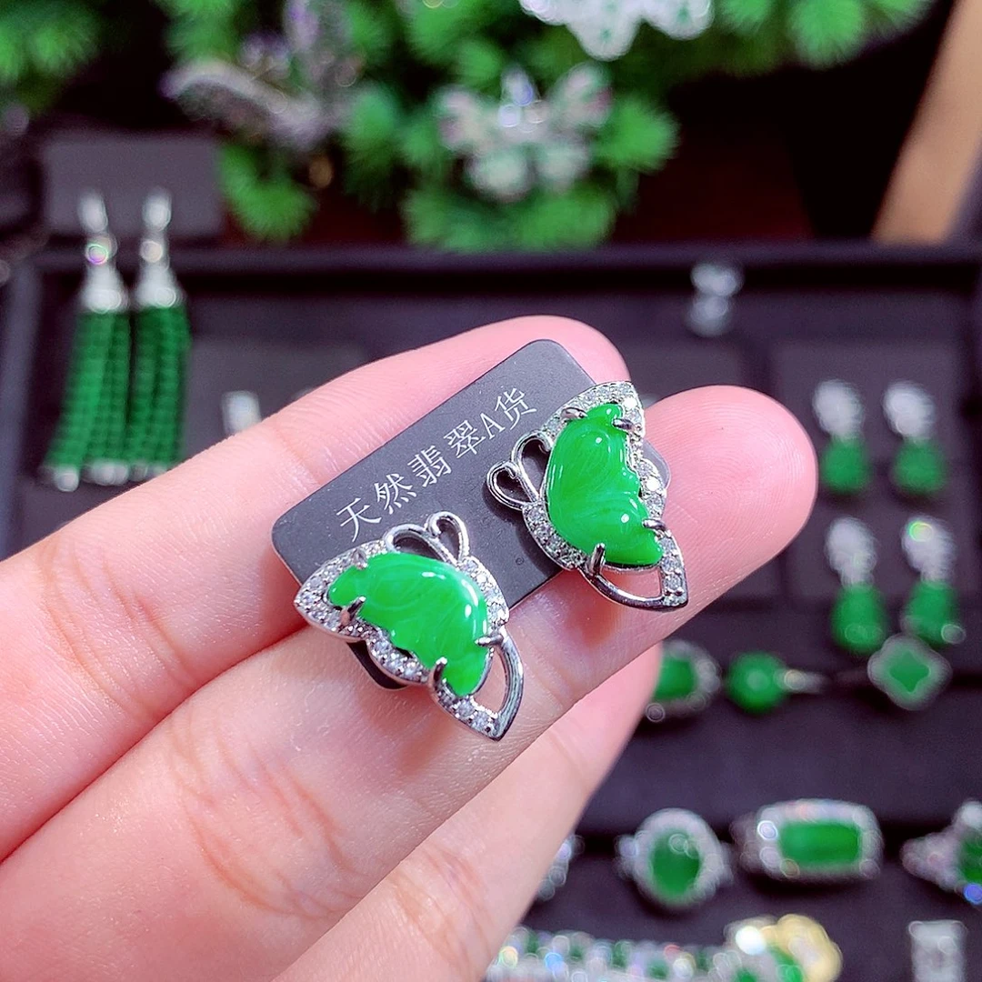 颈饰未镶嵌翡翠天然