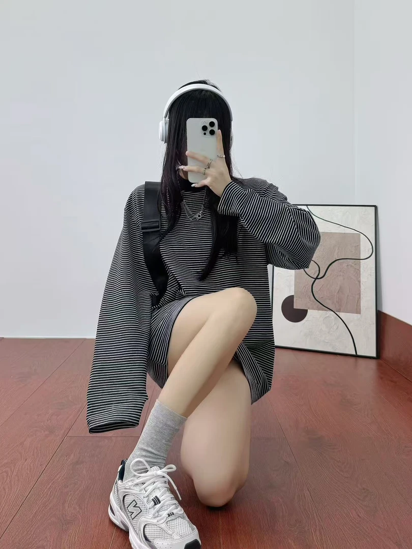 圆领T恤长袖秋冬黑白极简风休闲风百搭Y3K条纹侘寂风宽松网红ins