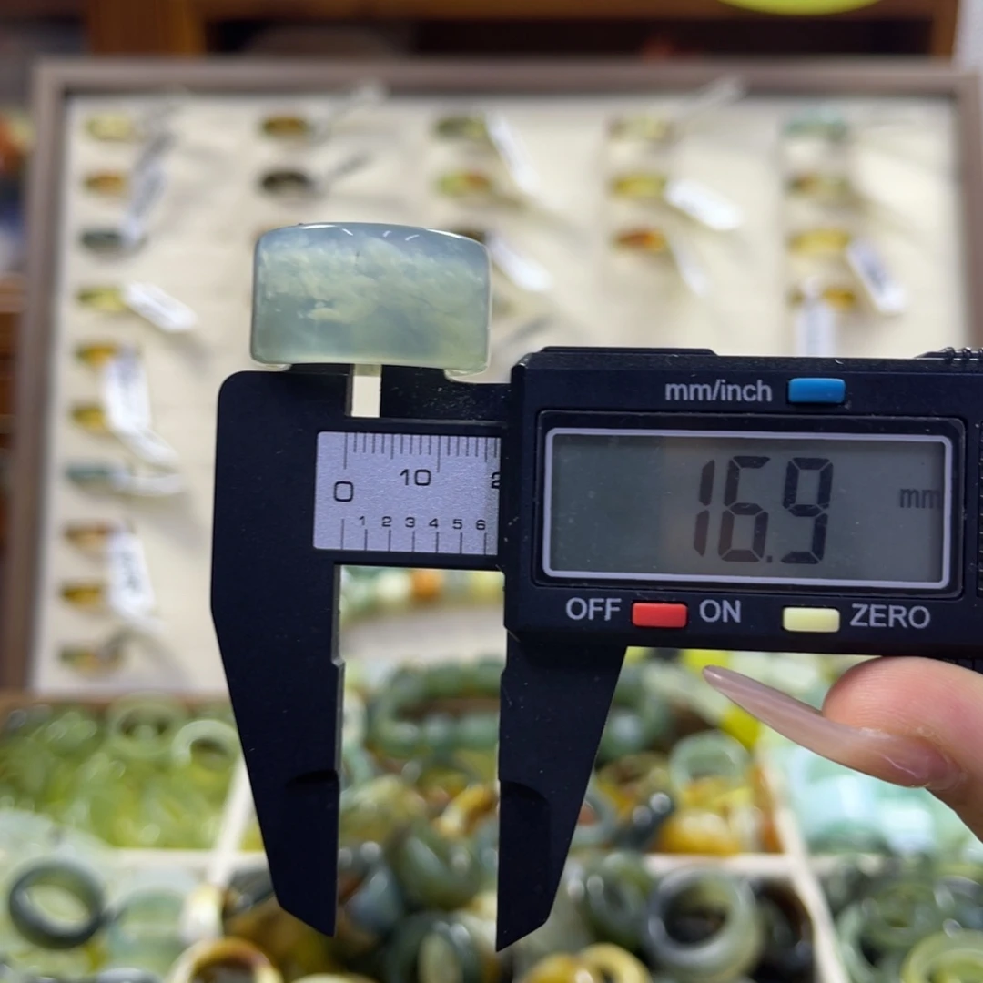 蛇纹石玉未镶嵌手镯36