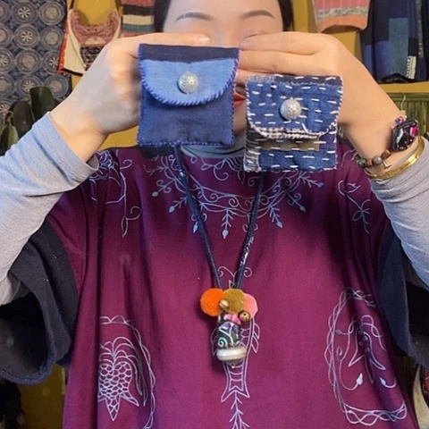 织绣手工制作耳机包