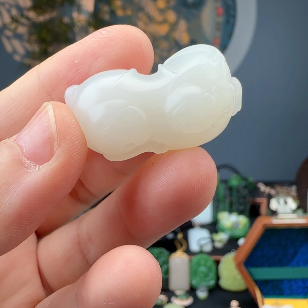 肆***叔未镶嵌和田玉挂件