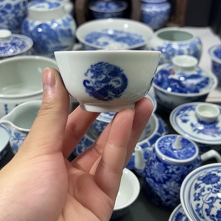 微瑕柴窑团龙小杯