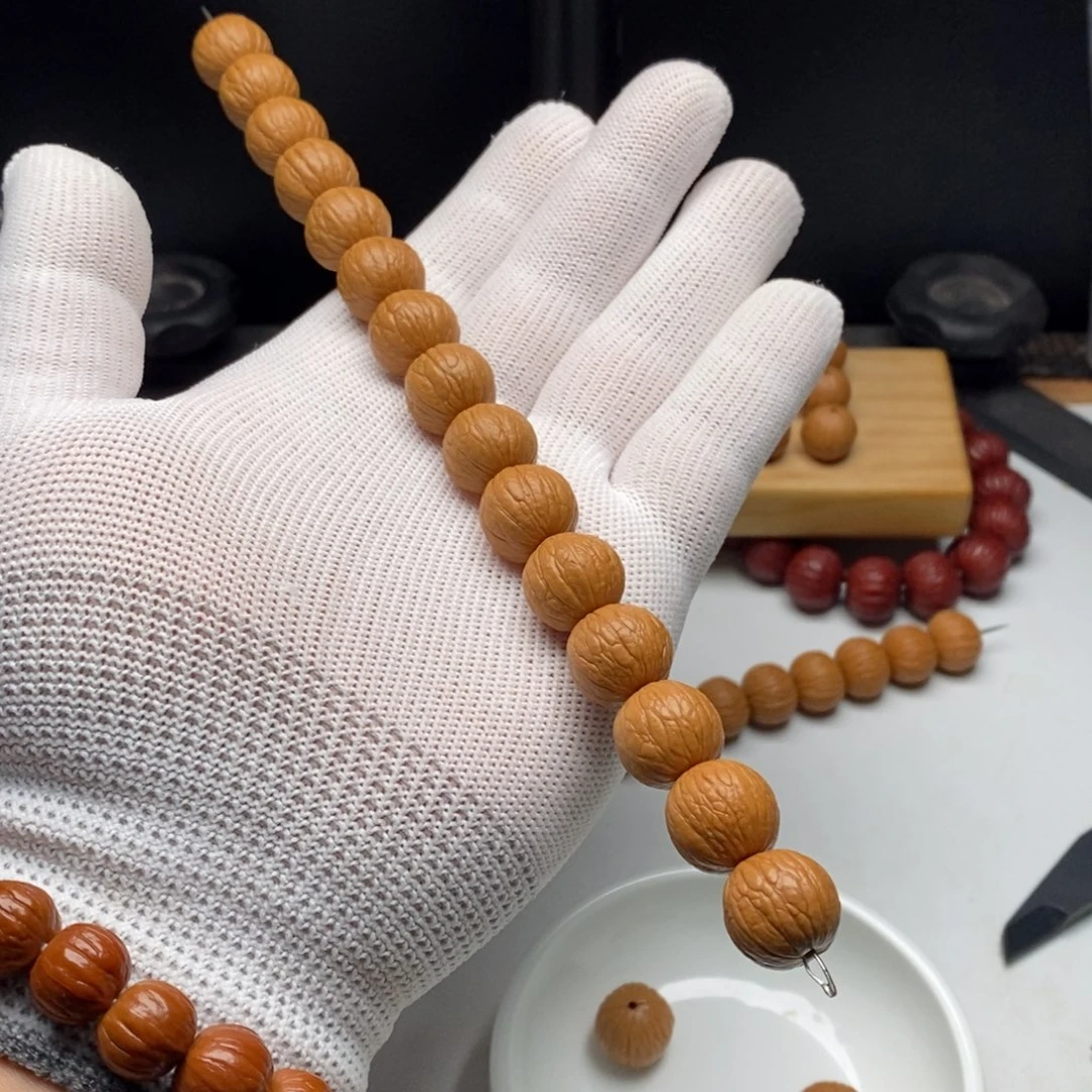 猴头核桃吊坠聚宝盆