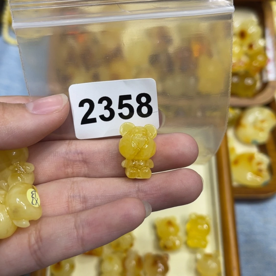 琥珀珠宝奇石未镶嵌?**宝