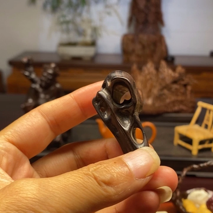 魅***）红酸枝木类茶周边器物手把件