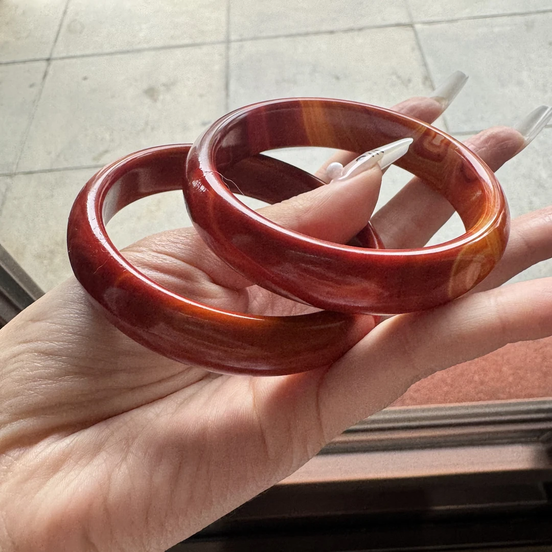 战国红玛瑙手镯发其一