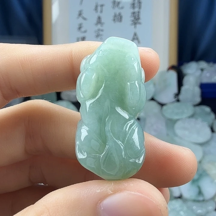 翡翠未镶嵌颈饰翡翠