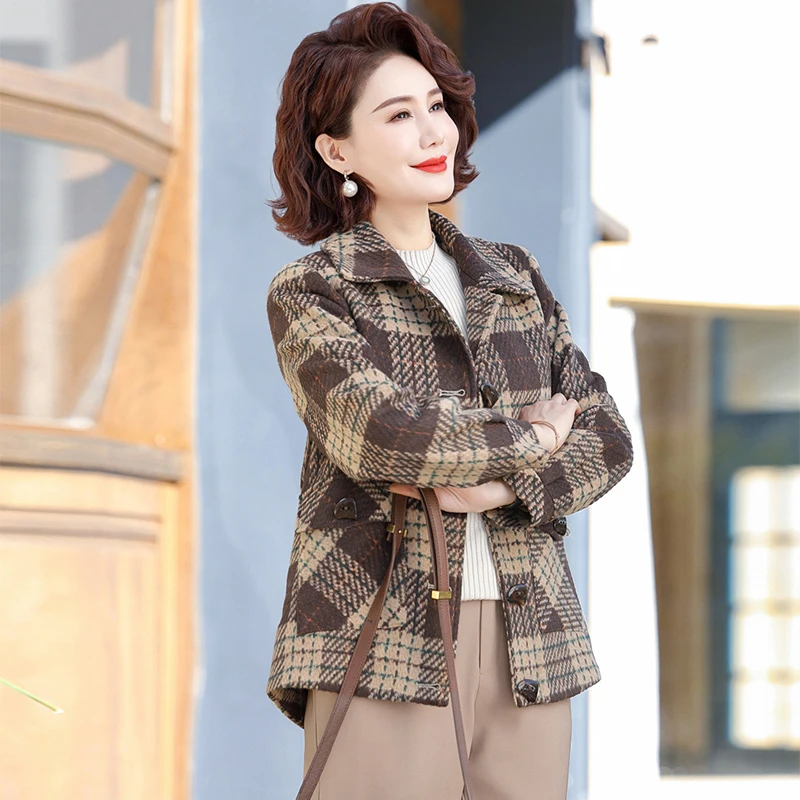 王小鸭短外套女2025秋季新款洋气翻领格子减龄中老年百搭短款上衣