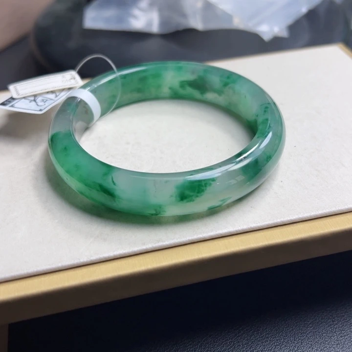 石英质玉手镯未镶嵌60