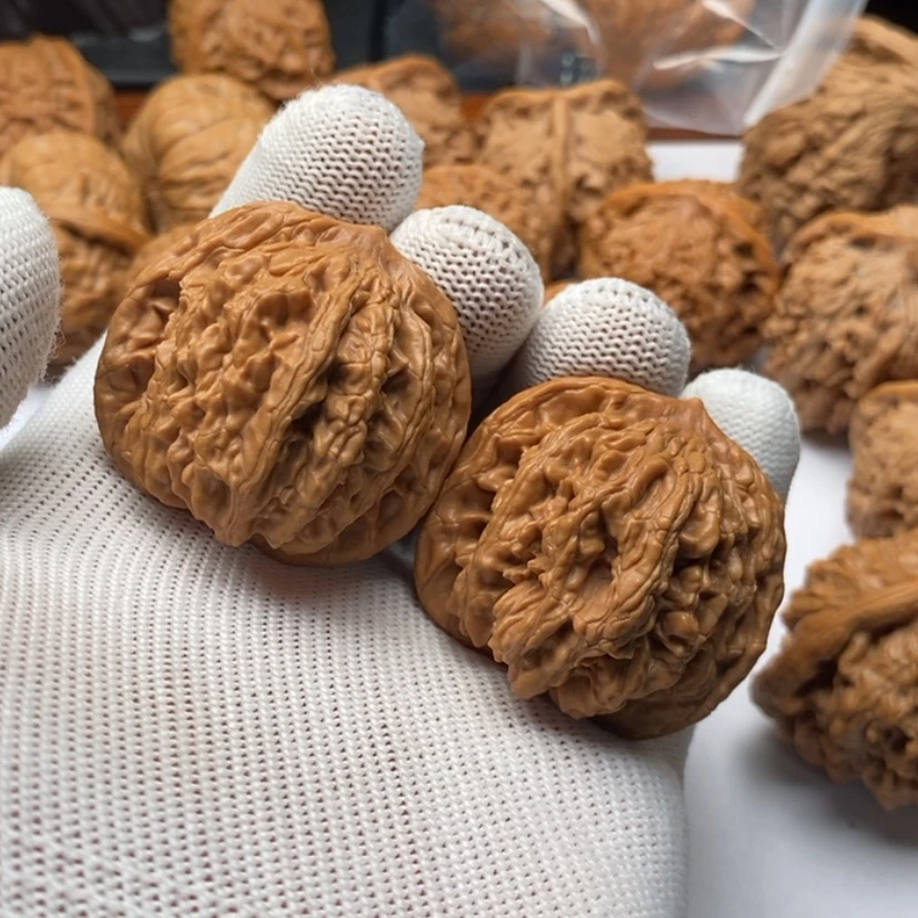 【闪购商品】文玩核桃把件小*8虎头