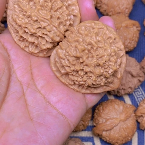 【闪购商品】文玩核桃吊坠恩*官帽49