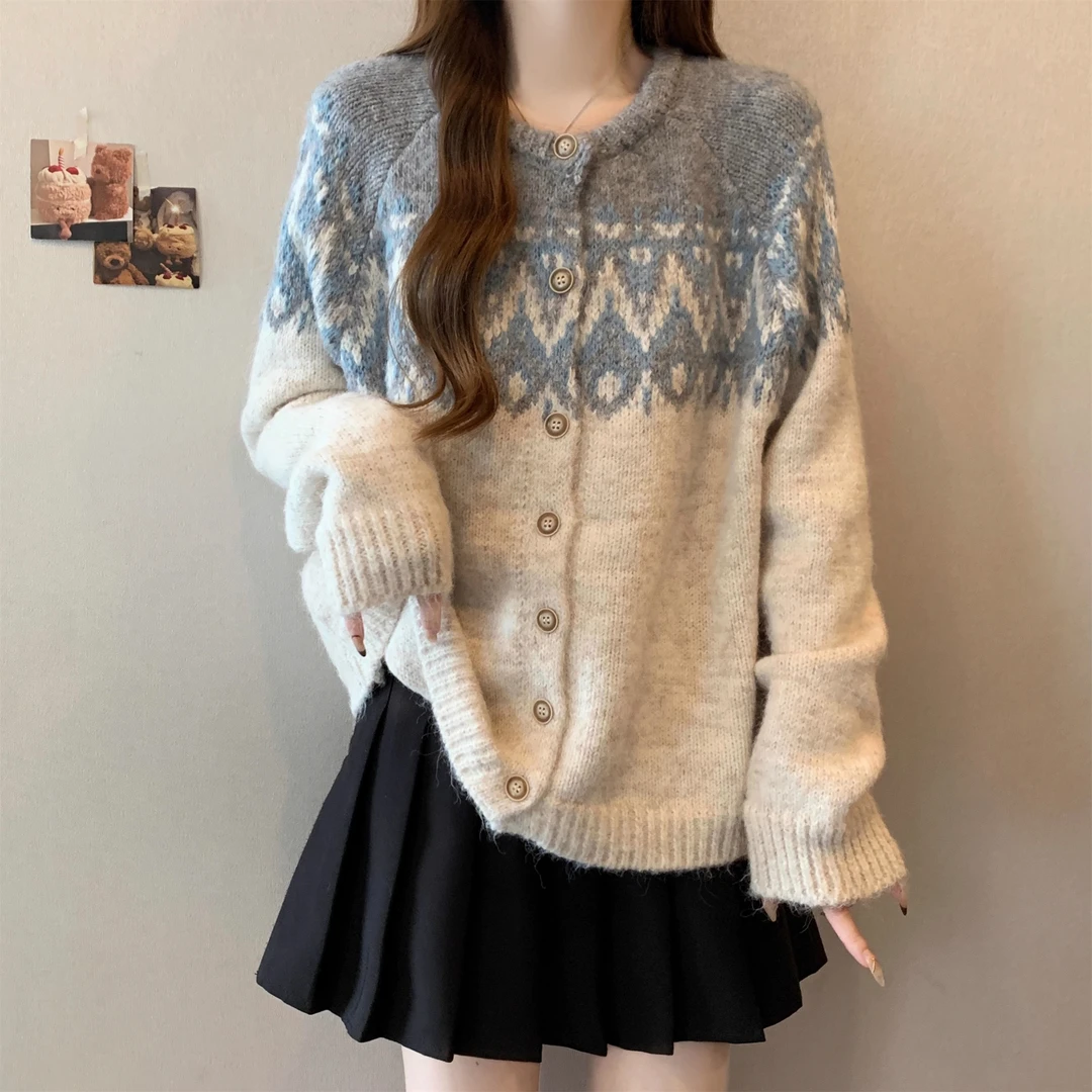 大码女装费尔岛复古提花软糯毛衣外套秋季遮肉宽松氛围感针织开衫