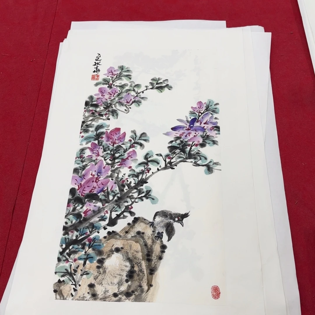 国画花鸟等图案为一体而得