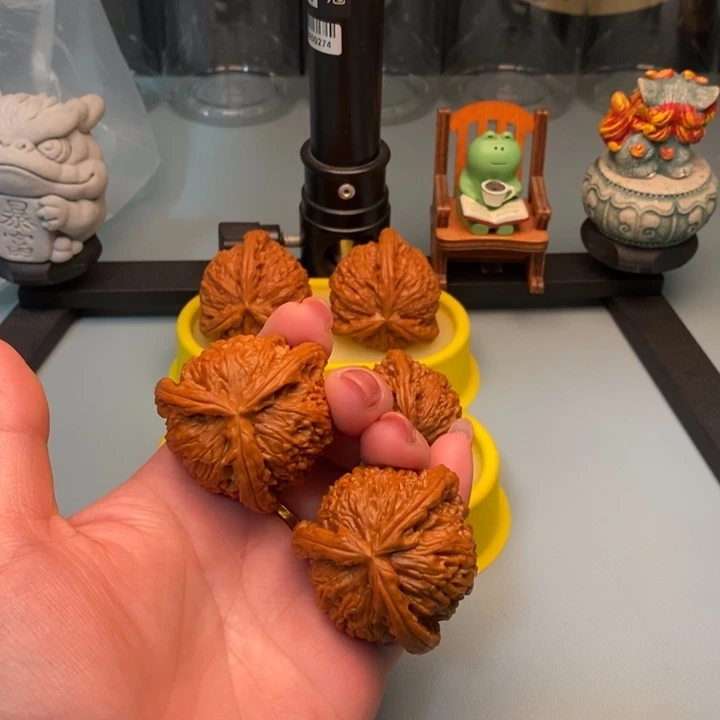 黑***水吊坠文玩核桃42尺寸白狮子微修