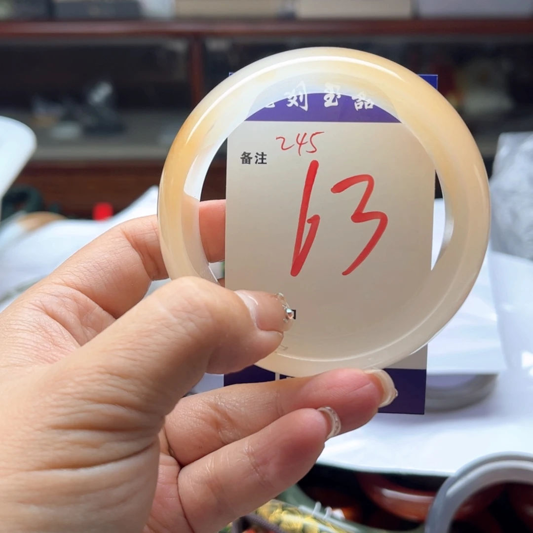 未镶嵌手镯石英岩玉