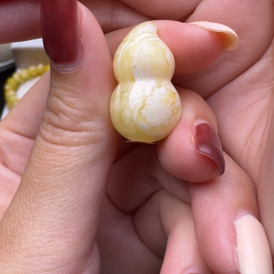 琥珀未镶嵌裸石瓷白浓腊虎皮妖花特价