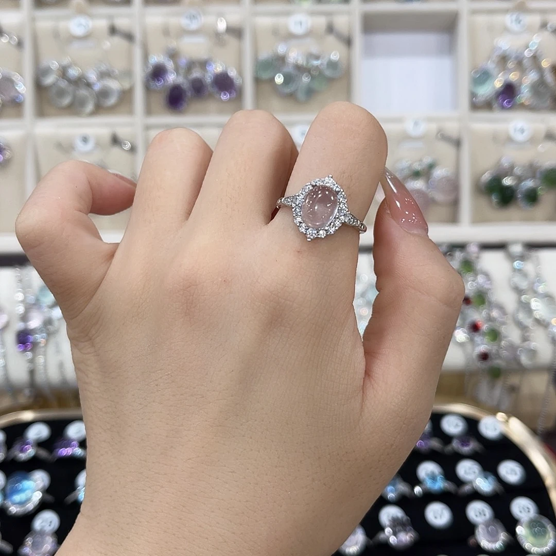 琴***女银S925镶嵌蛇纹石玉戒指