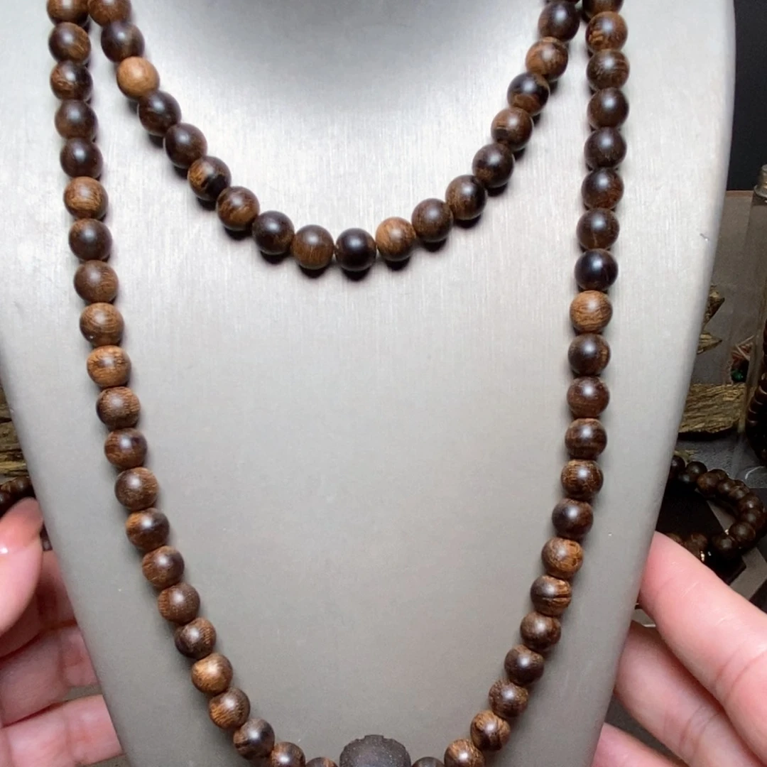 沉香手串富森红土帝王瘤疤06×108➕三通沉香木雕