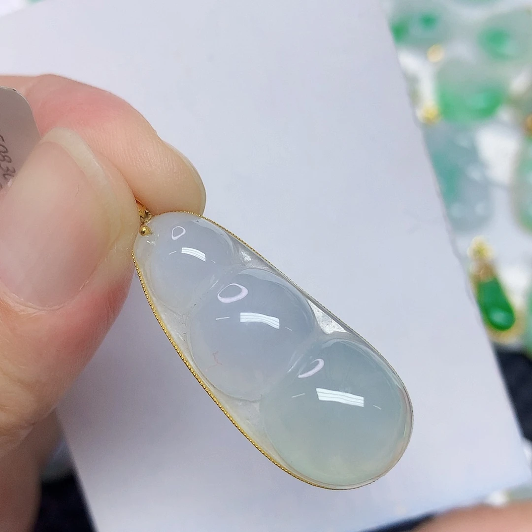 翡翠18K金镶嵌颈饰3677995