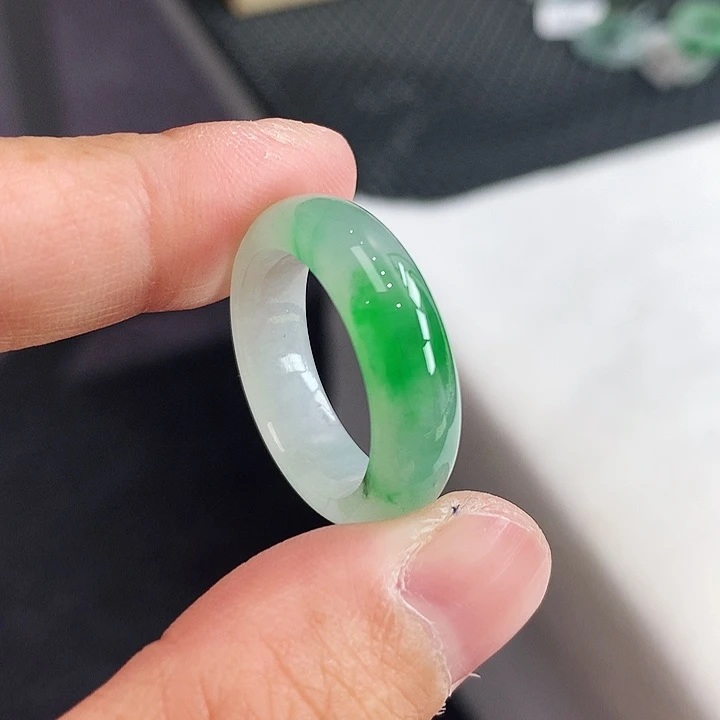 翡翠未镶嵌戒指19号