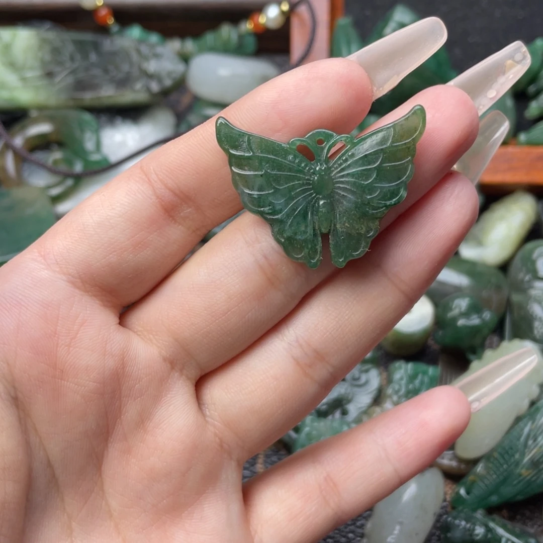独山玉未镶嵌颈饰