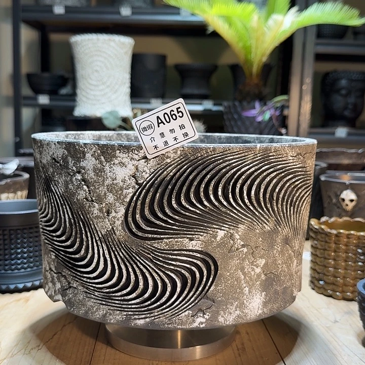 黑陶大盆内口24.5高14