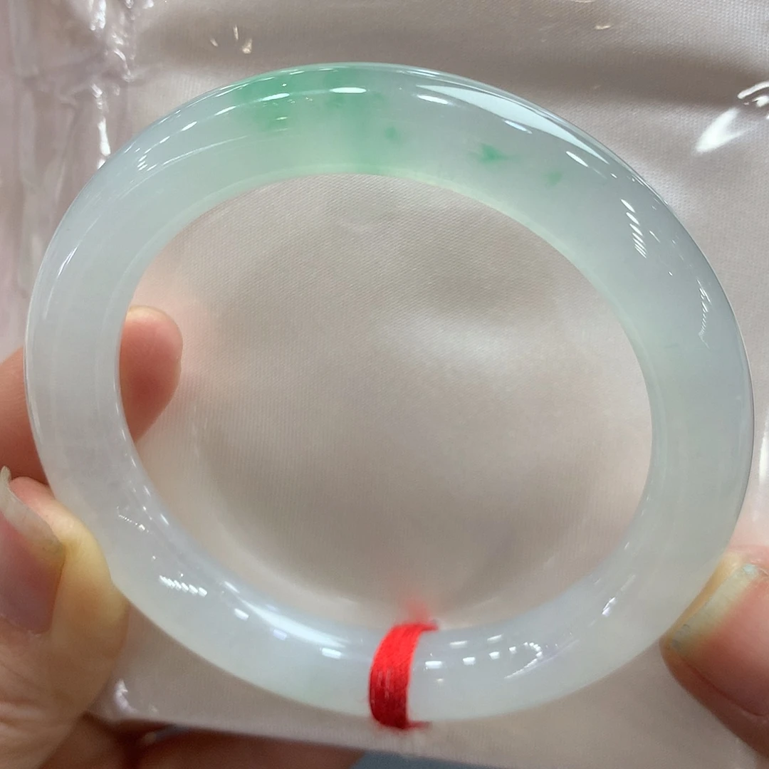 翡翠未镶嵌手镯52.6圆条