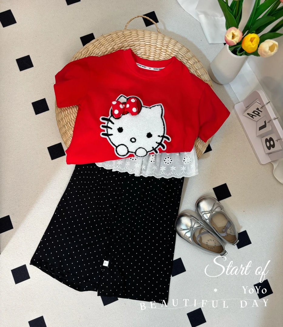 2025春季女童短袖短裤新款女童KT红上衣可爱圆领上衣蕾丝阔腿裤