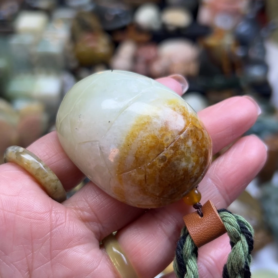 岫玉未镶嵌颈饰花玉富甲手玩