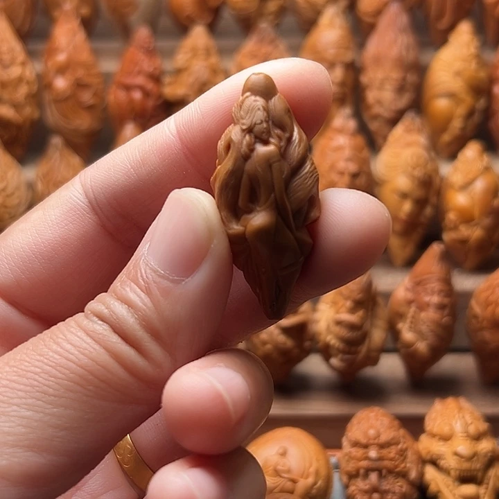 心***驻橄榄核吊坠橄榄核