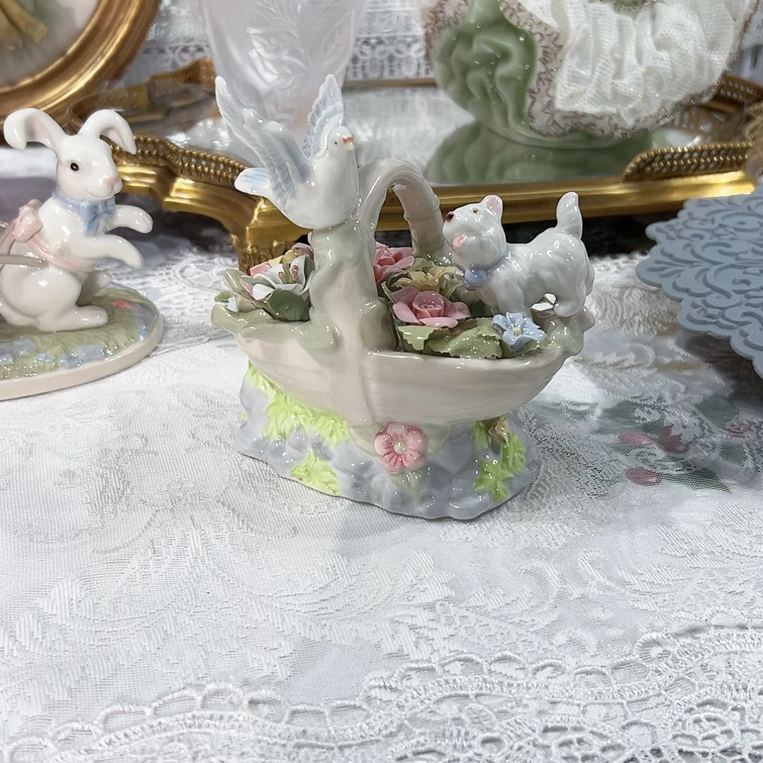 陶瓷0162经典小狗花篮音乐盒