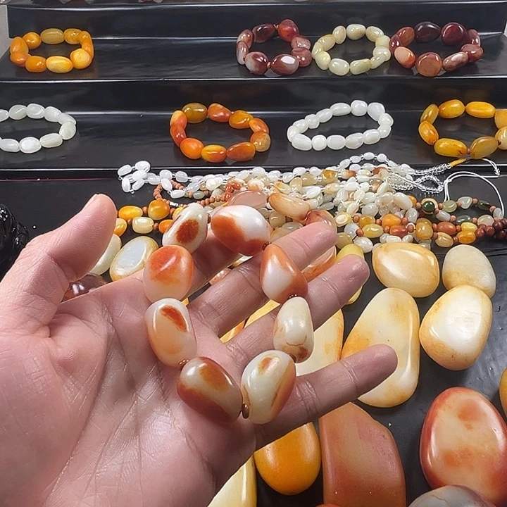 福***和田玉未镶嵌颈饰