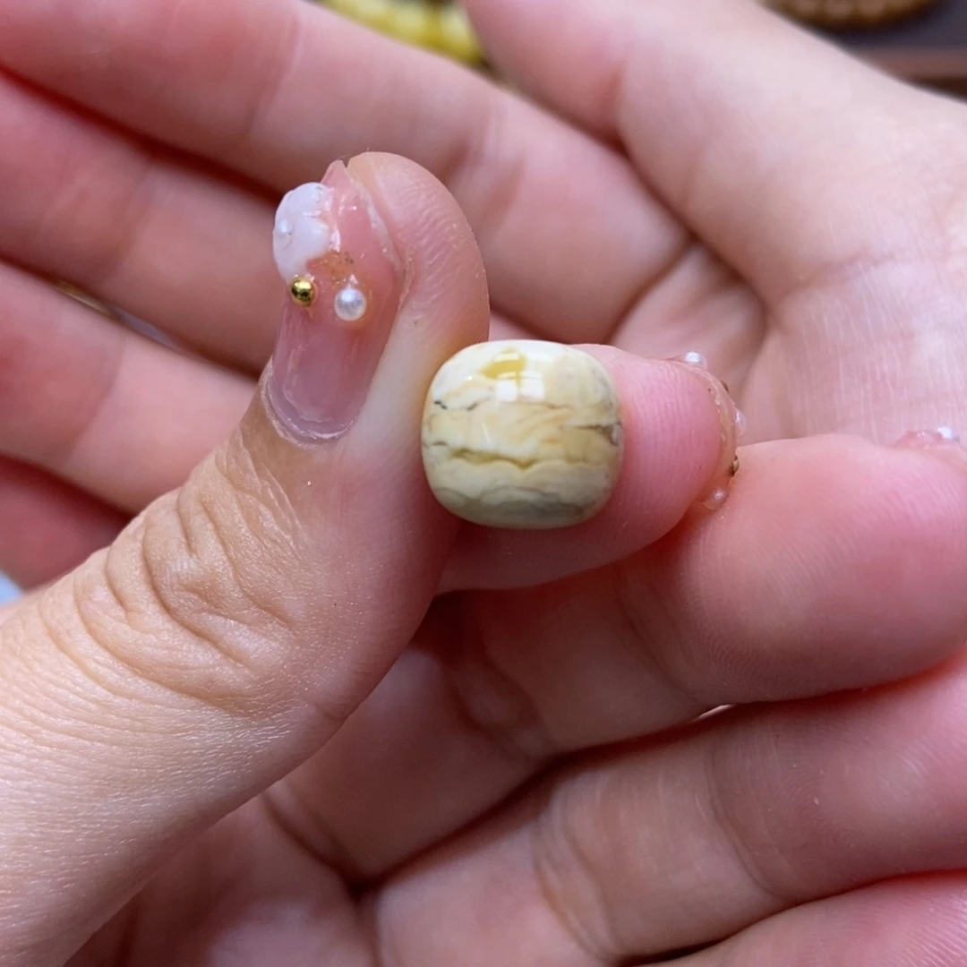 琥珀未镶嵌珠宝奇石11.1